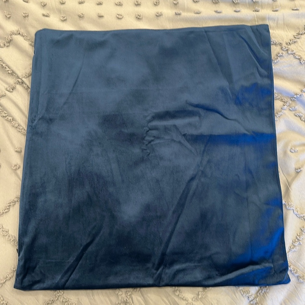 NWOT 1 dark blue velvet pillow cover 🔆